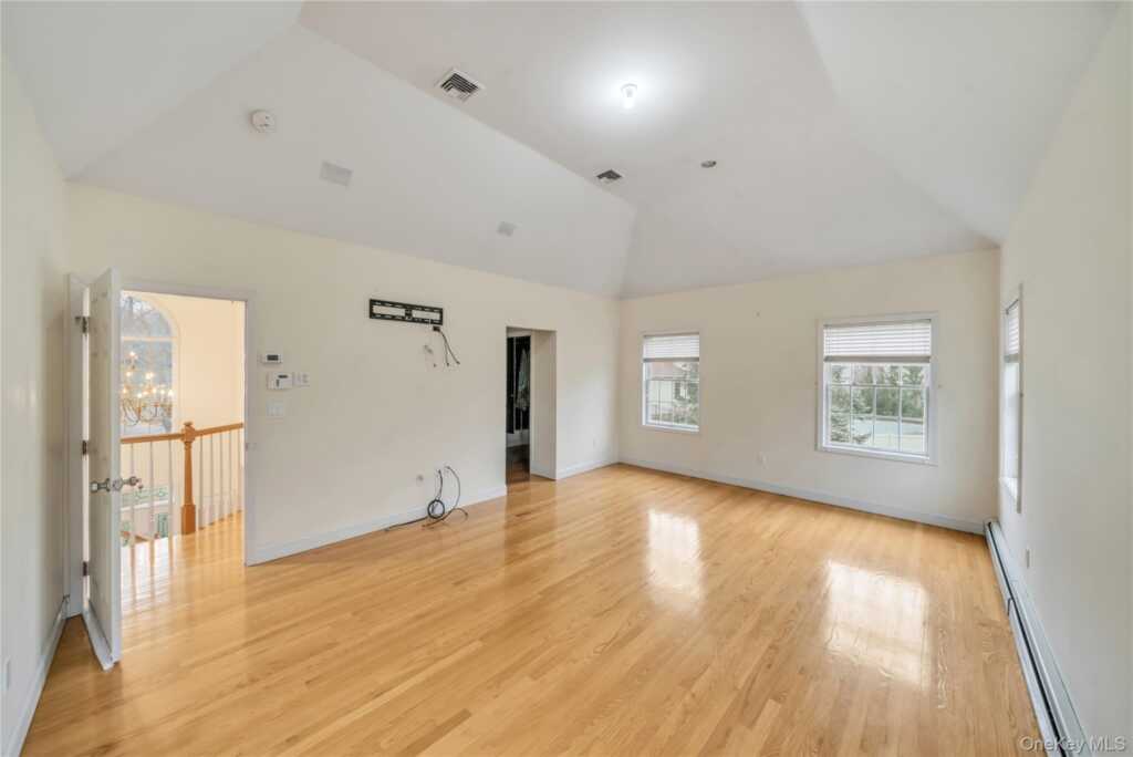 25 Charnwood Drive, Suffern, NY 10901 - Photo 13 of 31