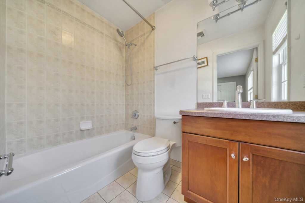 25 Charnwood Drive, Suffern, NY 10901 - Photo 18 of 31