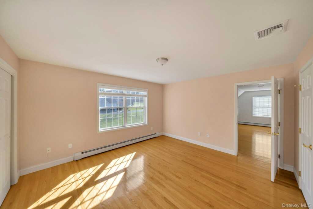 25 Charnwood Drive, Suffern, NY 10901 - Photo 19 of 31