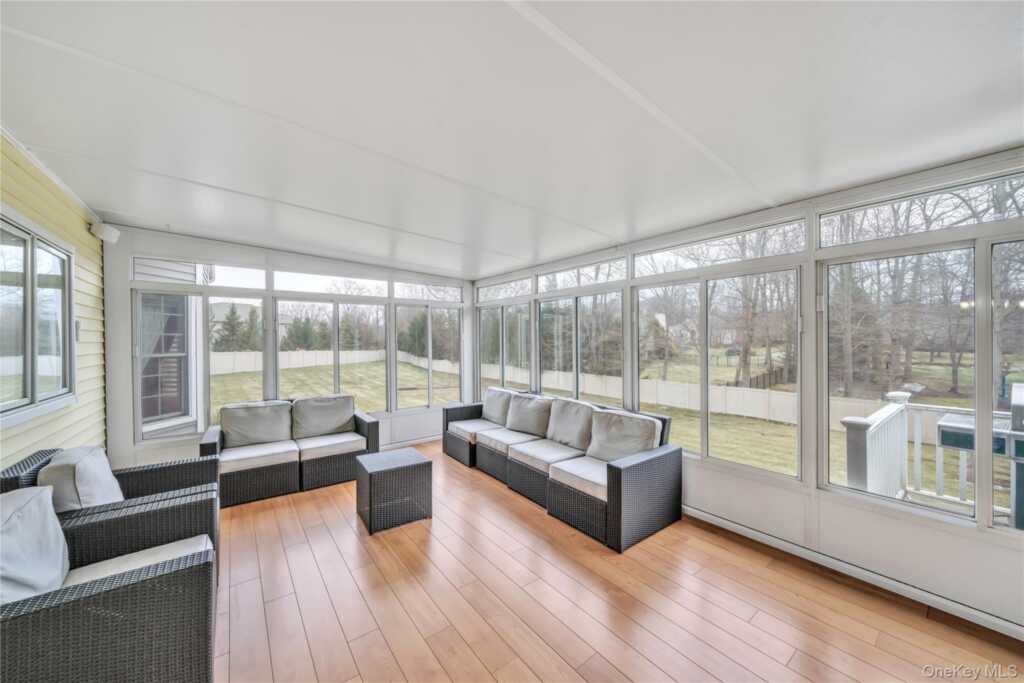 25 Charnwood Drive, Suffern, NY 10901 - Photo 26 of 31