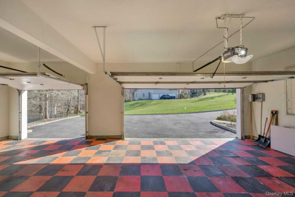 25 Charnwood Drive, Suffern, NY 10901 - Photo 28 of 31