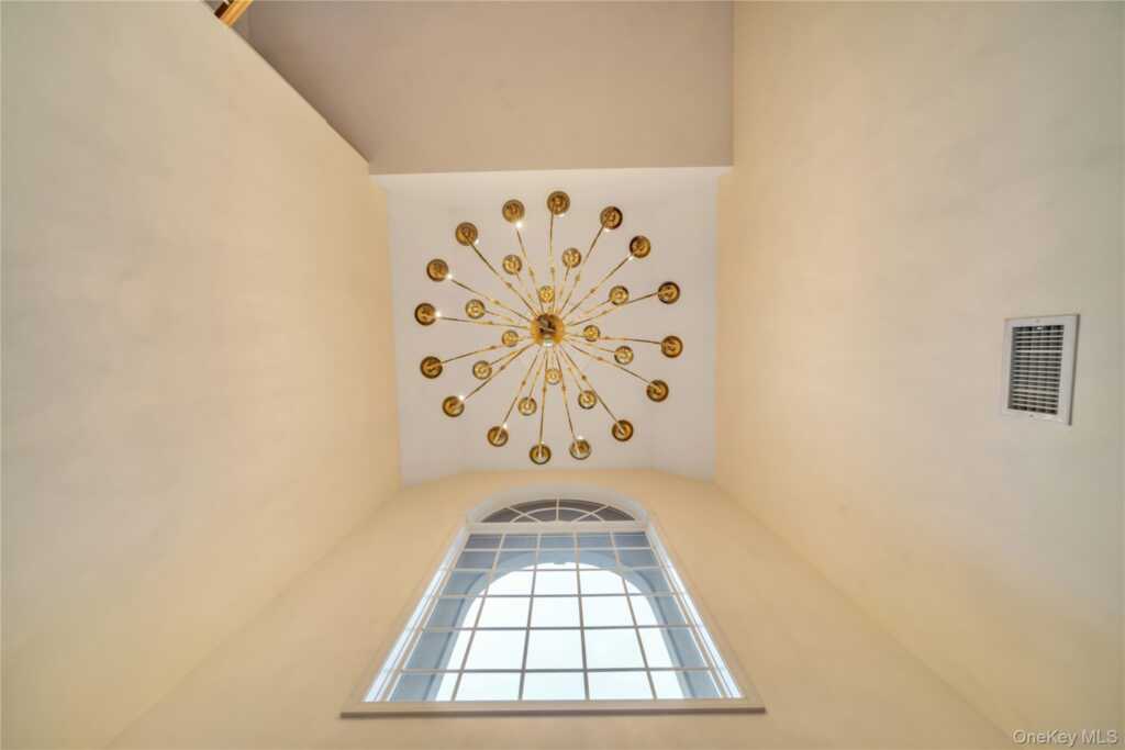 25 Charnwood Drive, Suffern, NY 10901 - Photo 5 of 31