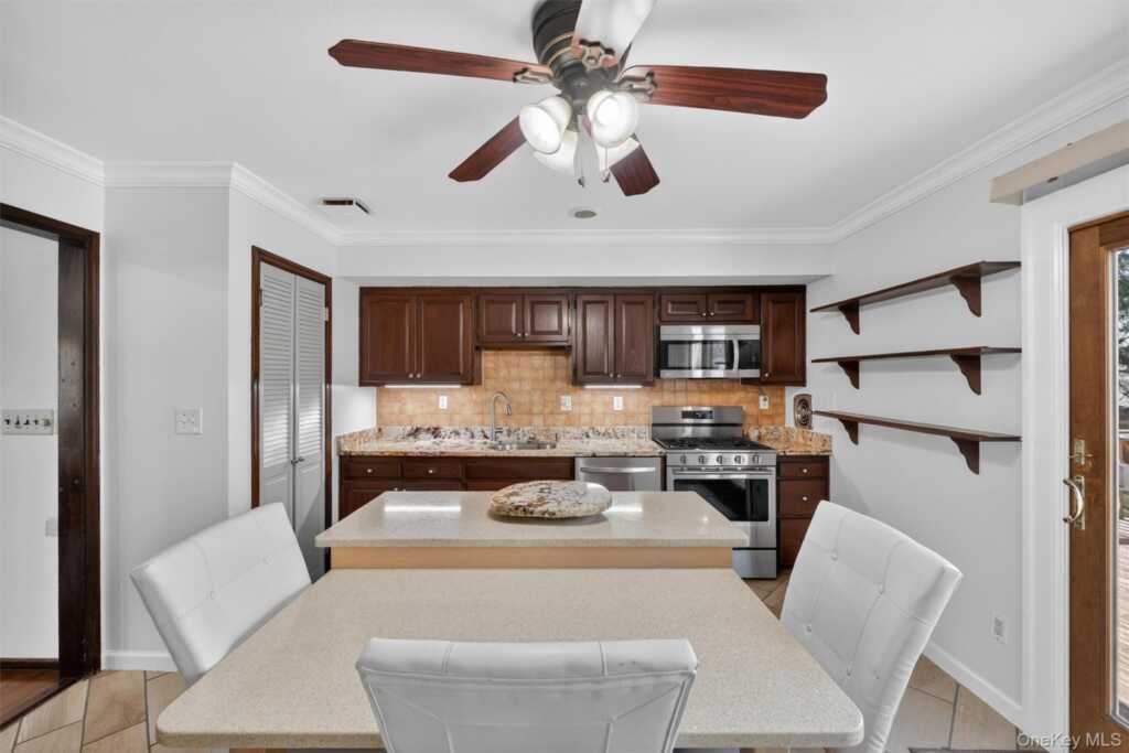 134 Ridge Road, Valley Cottage, NY 10989 - Photo 15 of 47