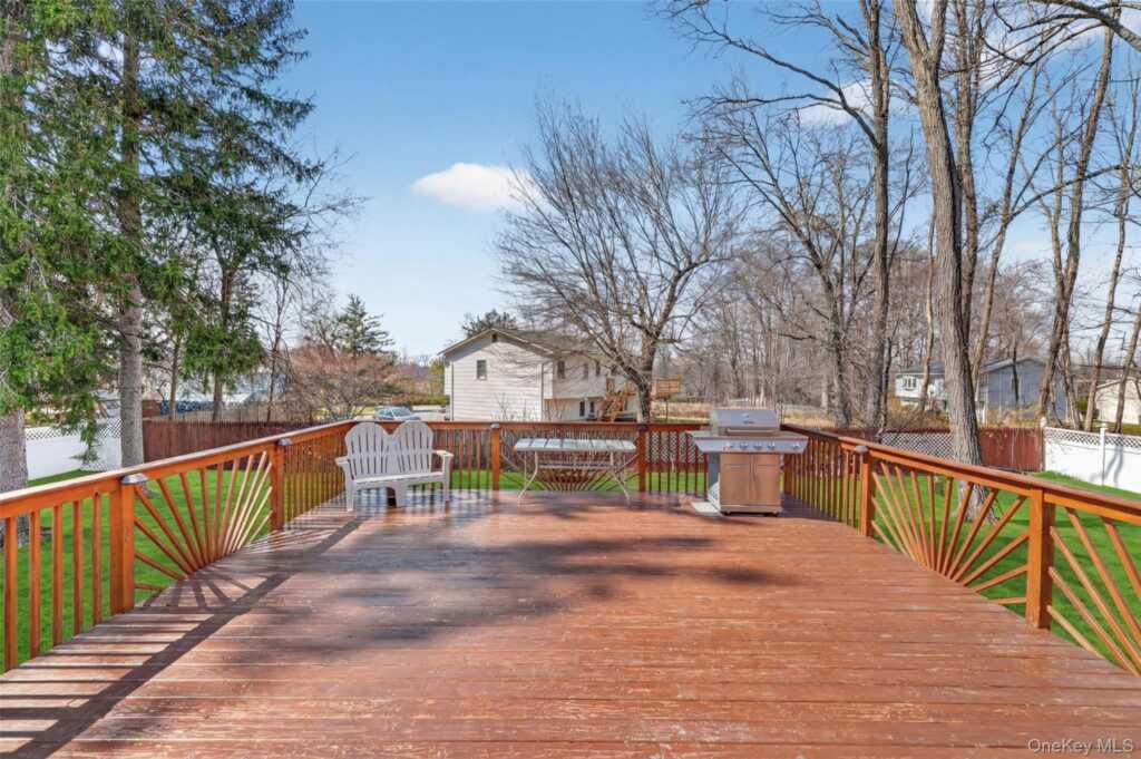 134 Ridge Road, Valley Cottage, NY 10989 - Photo 37 of 47