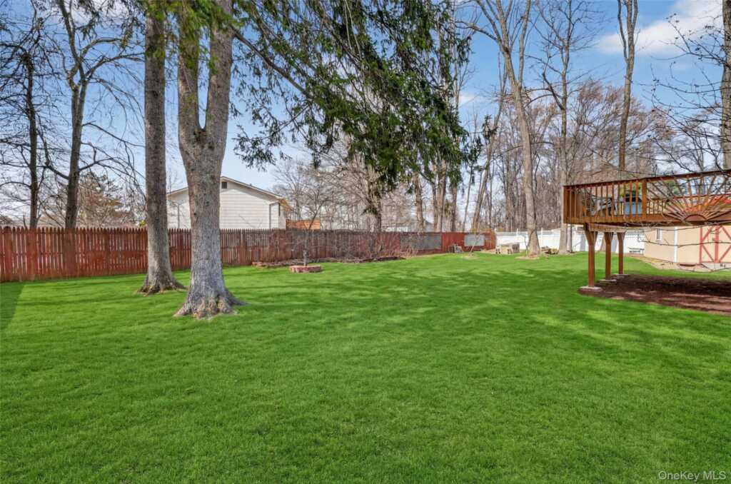 134 Ridge Road, Valley Cottage, NY 10989 - Photo 38 of 47