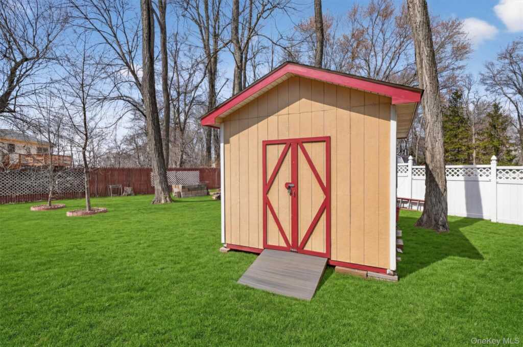 134 Ridge Road, Valley Cottage, NY 10989 - Photo 43 of 47