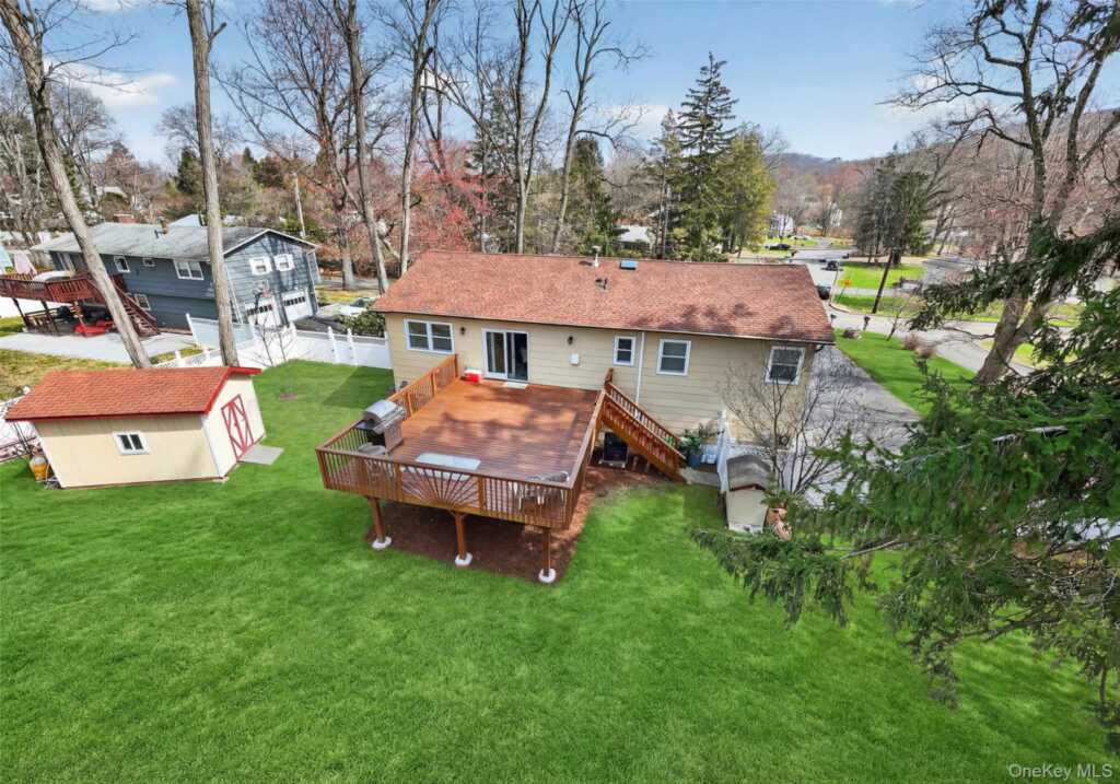 134 Ridge Road, Valley Cottage, NY 10989 - Photo 5 of 47