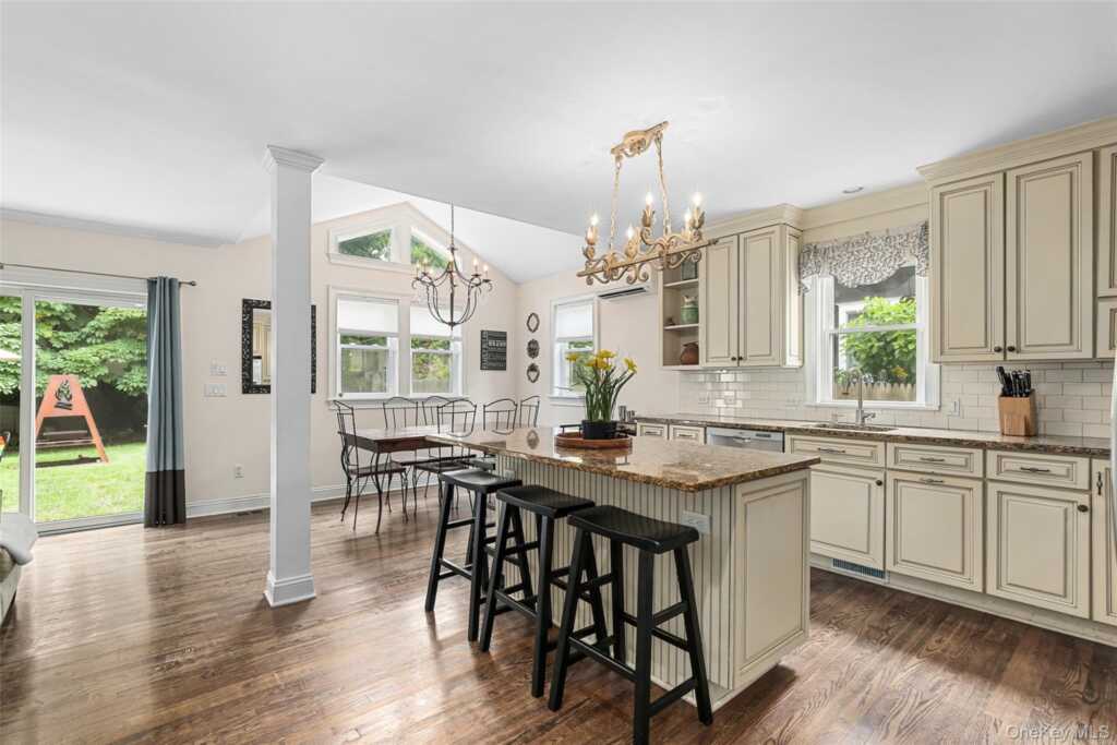 8 Goldwin Street, Rye, NY 10580 - Photo 4 of 25