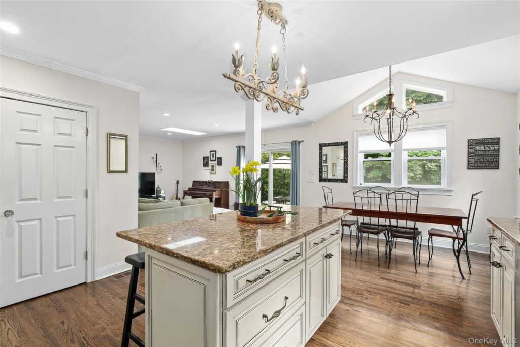 8 Goldwin Street, Rye, NY 10580 - Photo 6 of 25