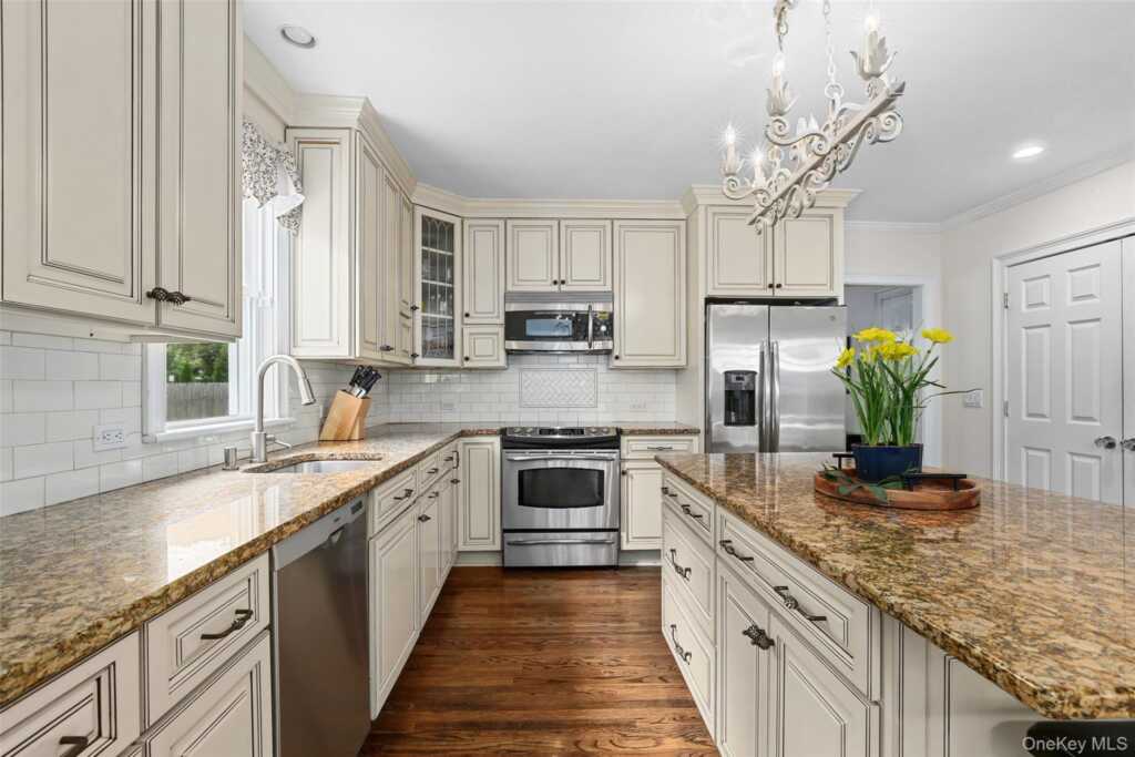 8 Goldwin Street, Rye, NY 10580 - Photo 8 of 25