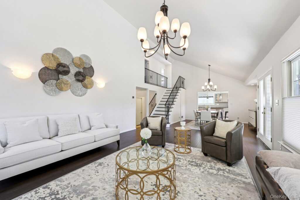 12 Old Oak Road, Rye, NY 10573 - Photo 4 of 37