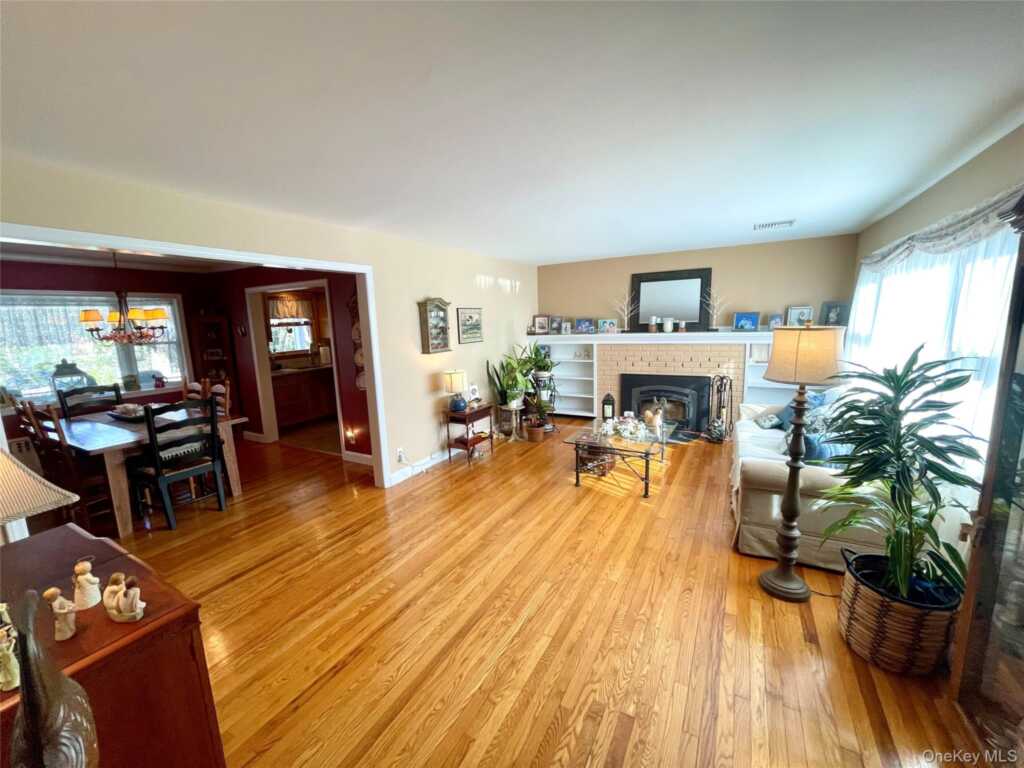 4 Sylvan Way, Suffern, NY 10901 - Photo 5 of 35