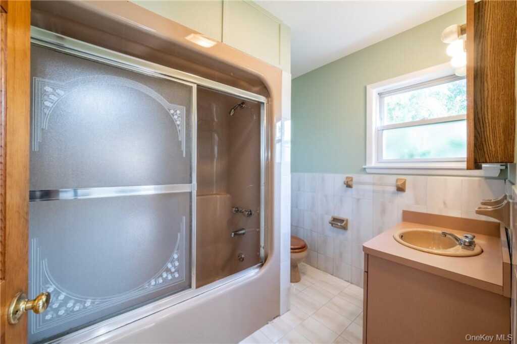 274 Lockwood Avenue, Unit #First floor, New Rochelle, NY 10801 - Photo 17 of 20