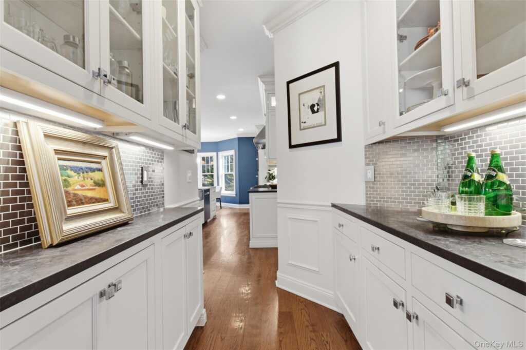 4 Johnson Place, Rye, NY 10580 - Photo 13 of 44