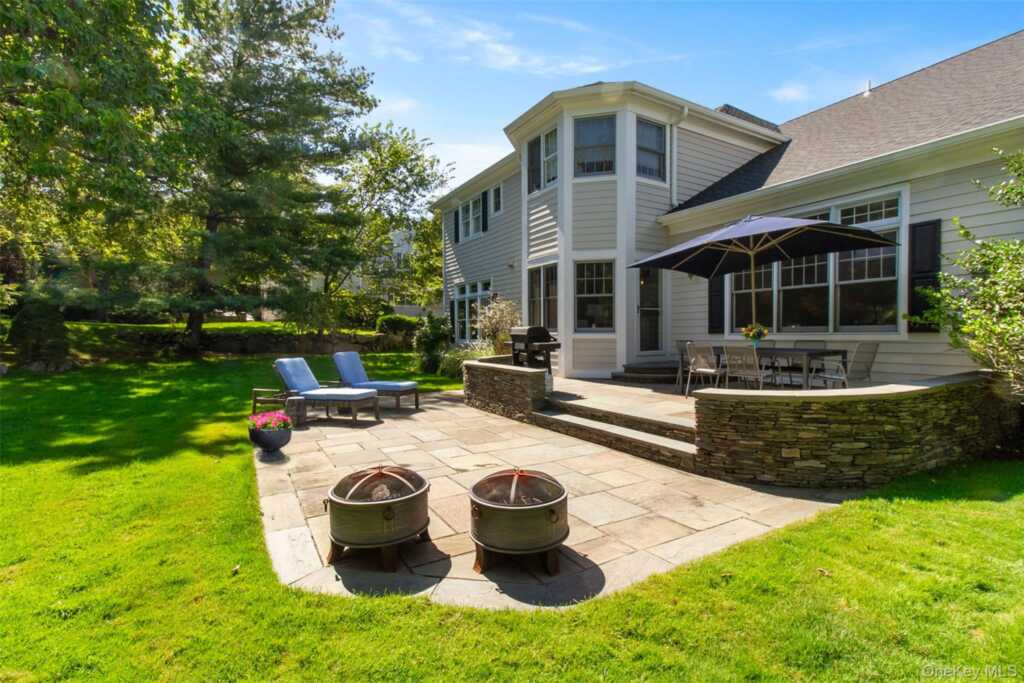 4 Johnson Place, Rye, NY 10580 - Photo 3 of 44