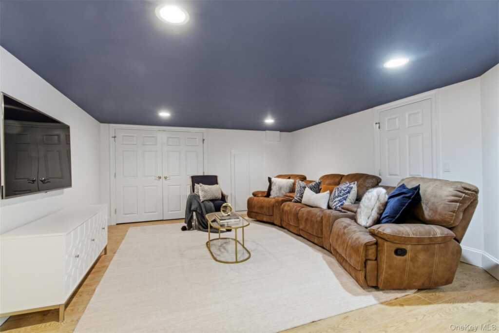 4 Johnson Place, Rye, NY 10580 - Photo 34 of 44