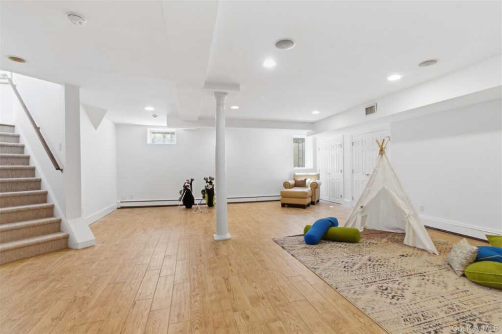 4 Johnson Place, Rye, NY 10580 - Photo 35 of 44