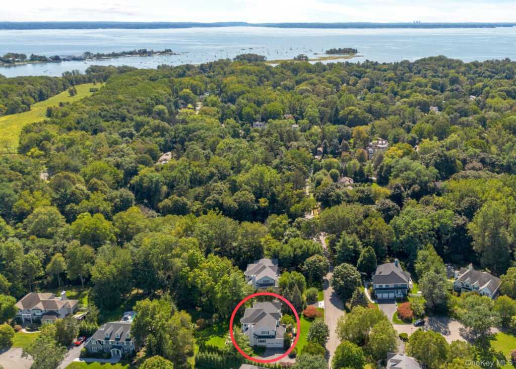 4 Johnson Place, Rye, NY 10580 - Photo 5 of 44