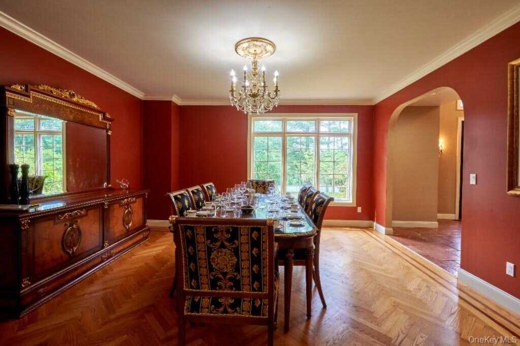 637 S Mountain Road, New City, NY 10956 - Photo 15 of 37