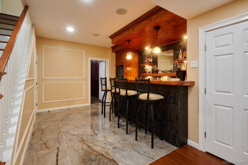 637 S Mountain Road, New City, NY 10956 - Photo 16 of 37
