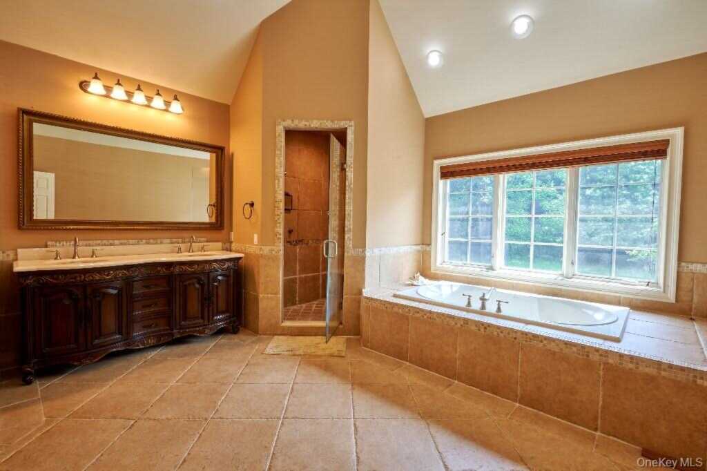 637 S Mountain Road, New City, NY 10956 - Photo 25 of 37