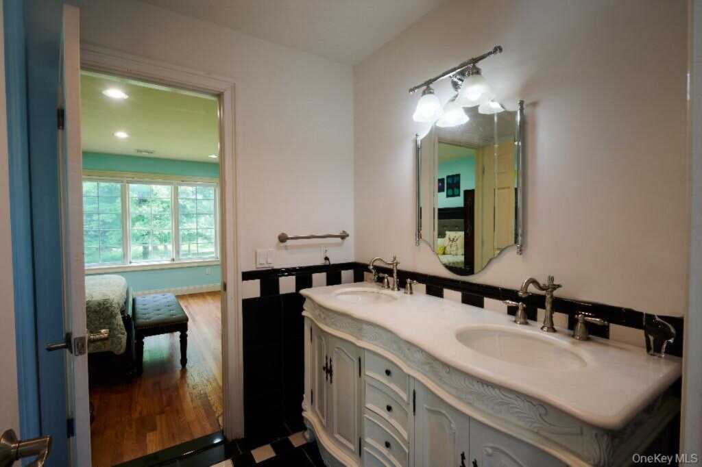 637 S Mountain Road, New City, NY 10956 - Photo 32 of 37