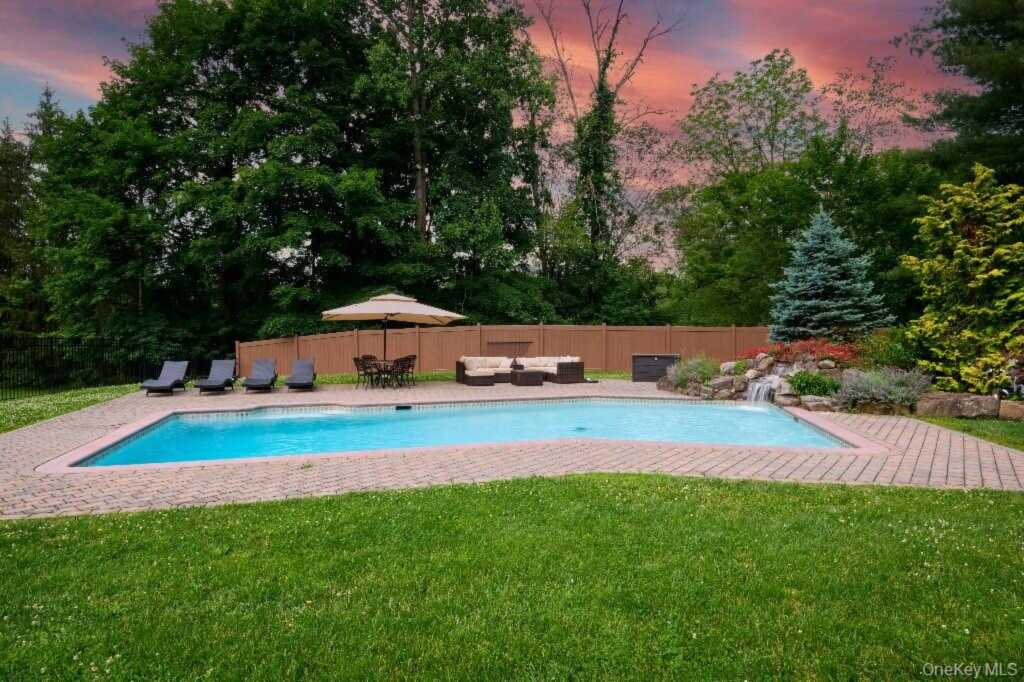 637 S Mountain Road, New City, NY 10956 - Photo 35 of 37