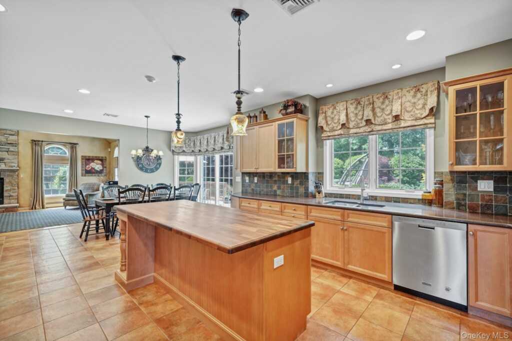 24 Charnwood Drive, Suffern, NY 10901 - Photo 17 of 46