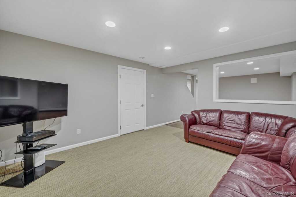24 Charnwood Drive, Suffern, NY 10901 - Photo 35 of 46