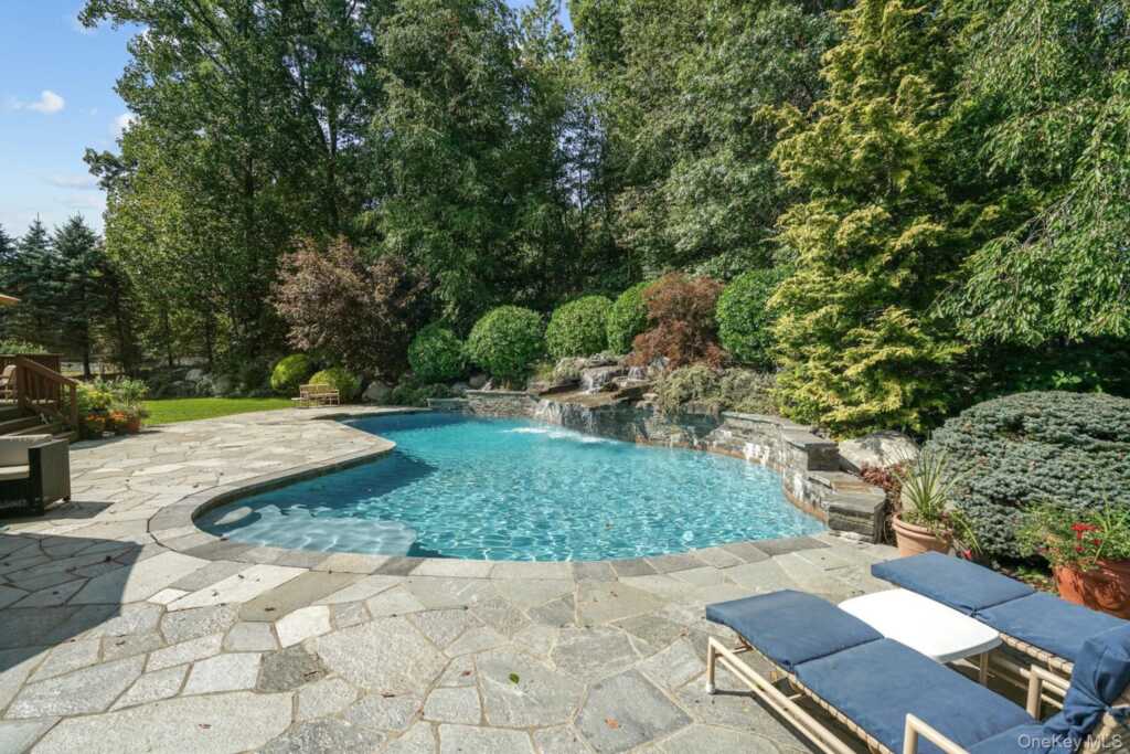 24 Charnwood Drive, Suffern, NY 10901 - Photo 37 of 46