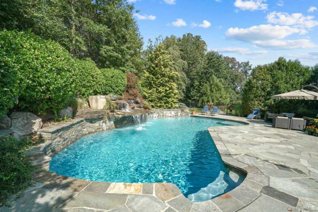 24 Charnwood Drive, Suffern, NY 10901 - Photo 38 of 46