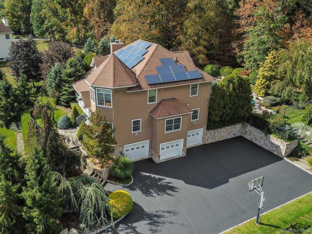 24 Charnwood Drive, Suffern, NY 10901 - Photo 9 of 46