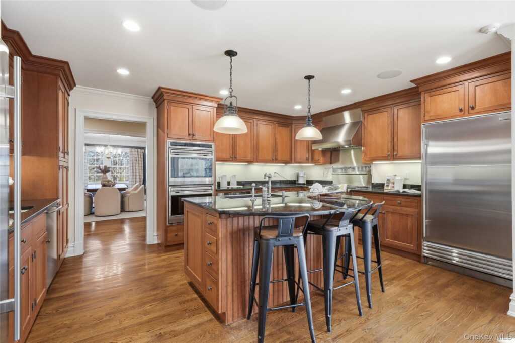 365 Grace Church Street, Rye, NY 10580 - Photo 11 of 44