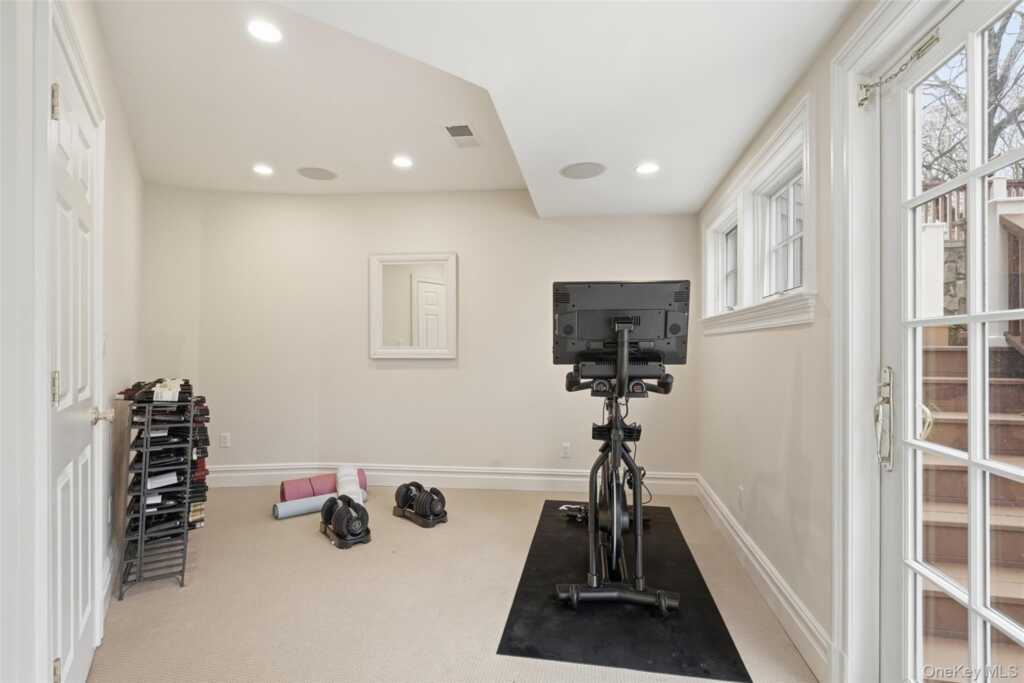 365 Grace Church Street, Rye, NY 10580 - Photo 30 of 44