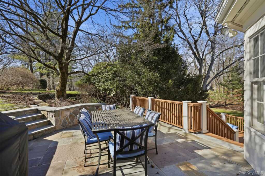 365 Grace Church Street, Rye, NY 10580 - Photo 8 of 44