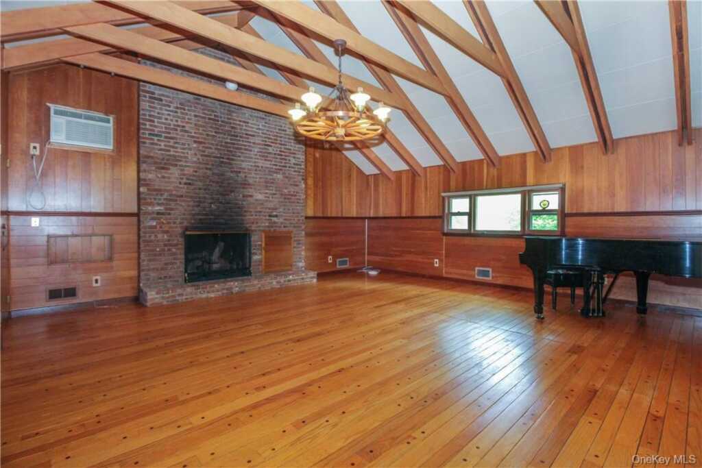 205 Soundview Avenue, White Plains, NY 10606 - Photo 11 of 23