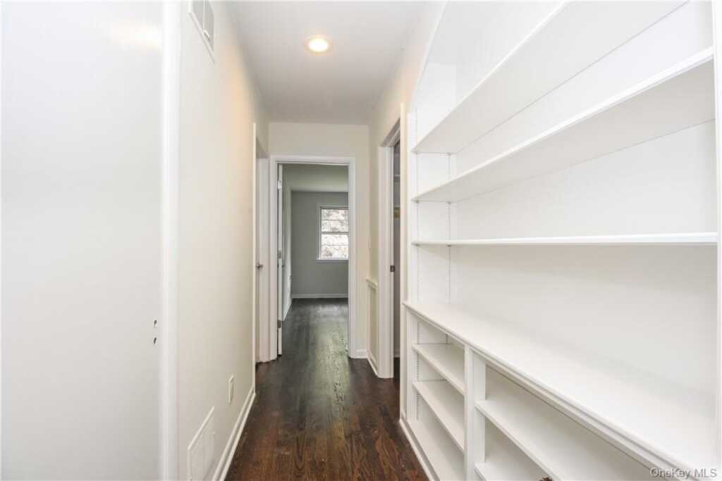 205 Soundview Avenue, White Plains, NY 10606 - Photo 14 of 23
