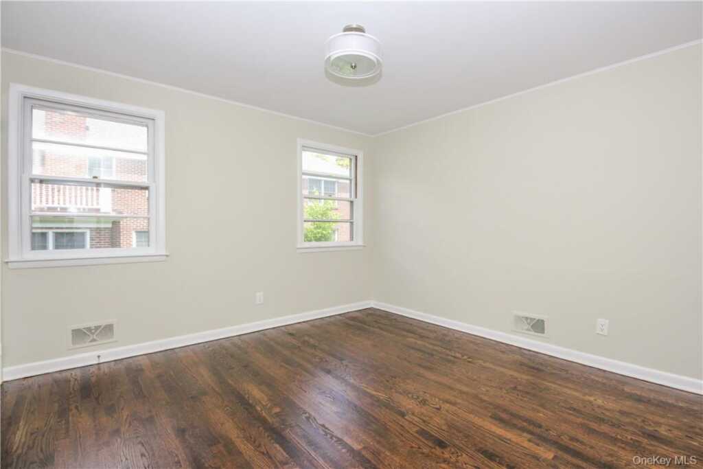 205 Soundview Avenue, White Plains, NY 10606 - Photo 18 of 23