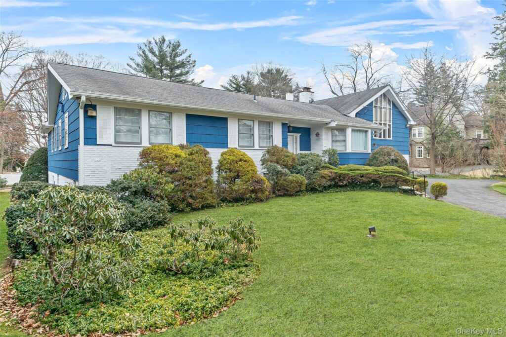 205 Soundview Avenue, White Plains, NY 10606 - Photo 2 of 23