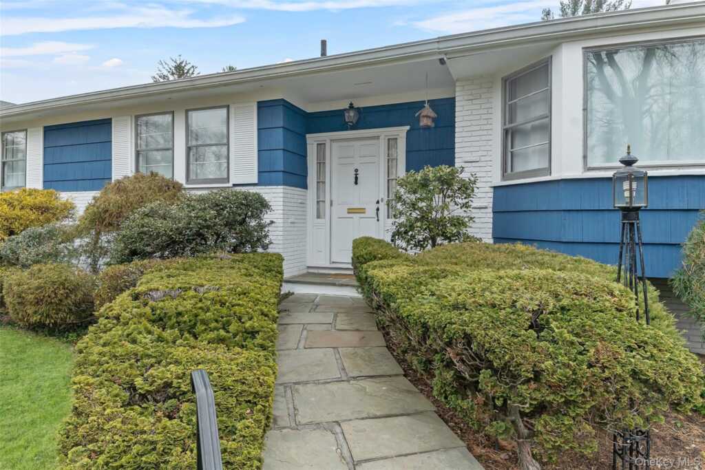 205 Soundview Avenue, White Plains, NY 10606 - Photo 3 of 23