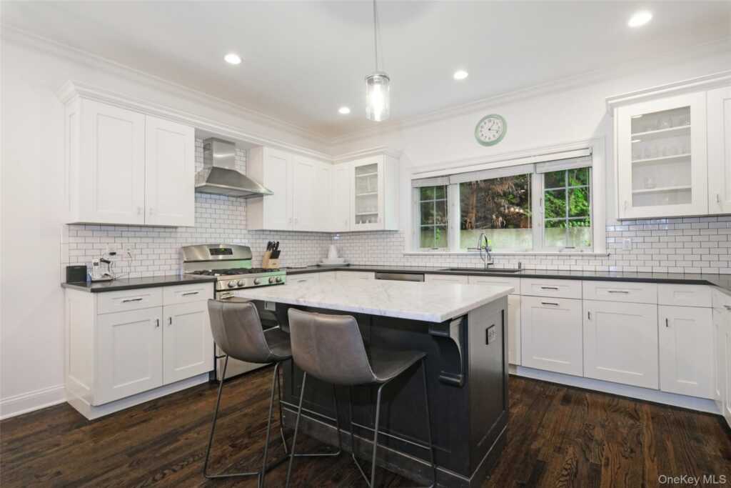 23 Cedar Place, Rye, NY 10580 - Photo 8 of 24