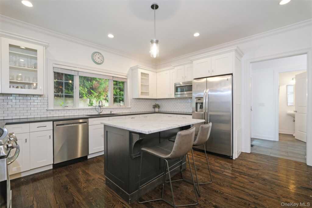 23 Cedar Place, Rye, NY 10580 - Photo 9 of 24