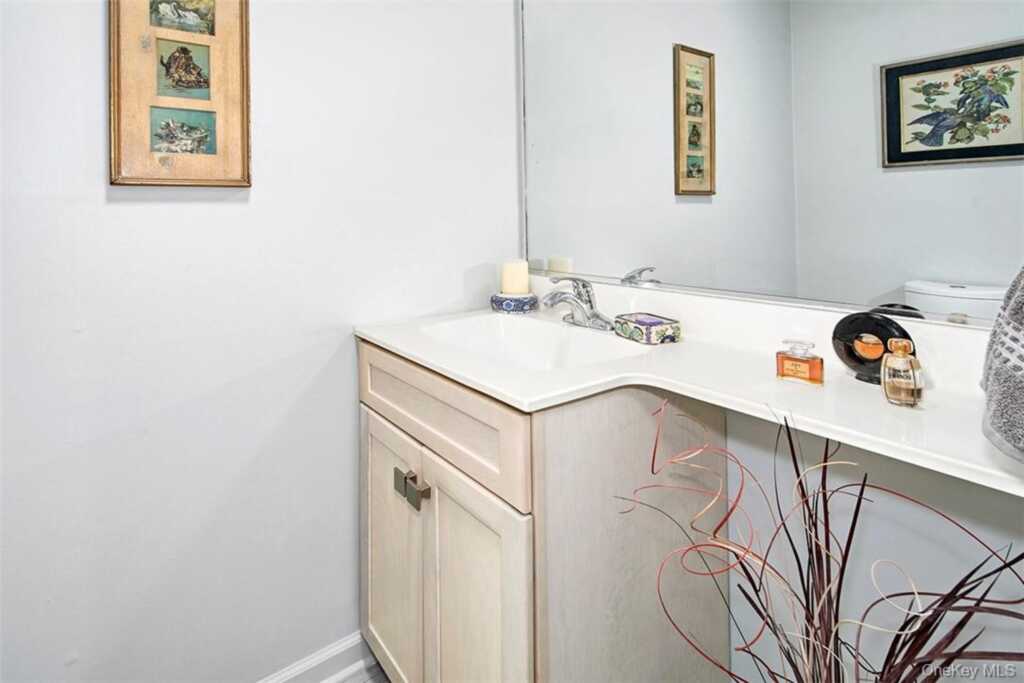 21 Douglas Circle, Rye, NY 10580 - Photo 12 of 28