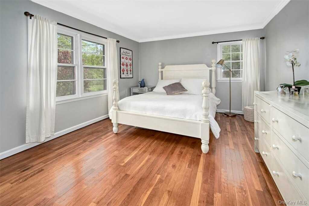 21 Douglas Circle, Rye, NY 10580 - Photo 15 of 28