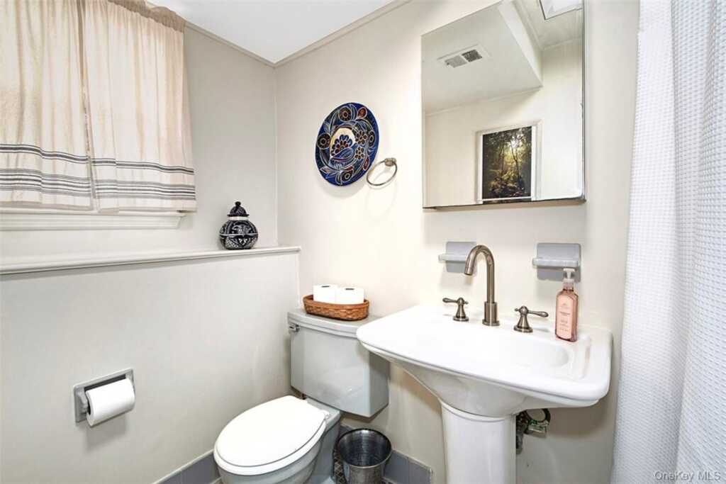 21 Douglas Circle, Rye, NY 10580 - Photo 22 of 28