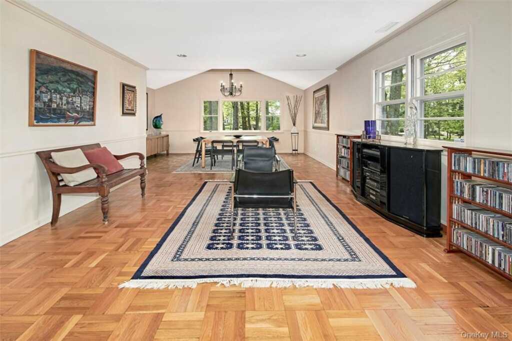 21 Douglas Circle, Rye, NY 10580 - Photo 6 of 28