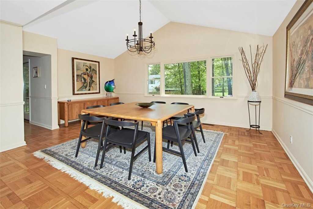 21 Douglas Circle, Rye, NY 10580 - Photo 7 of 28