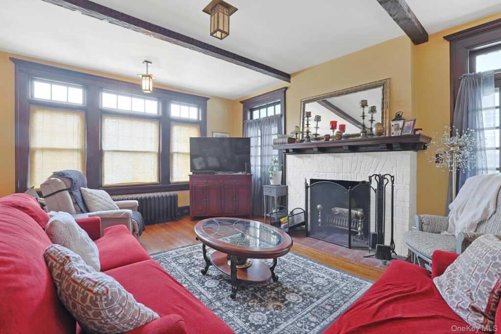 39 Neptune Avenue, New Rochelle, NY 10805 - Photo 3 of 28