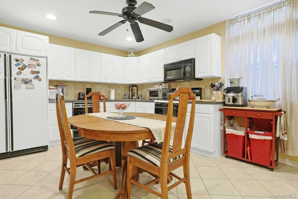 39 Neptune Avenue, New Rochelle, NY 10805 - Photo 6 of 28