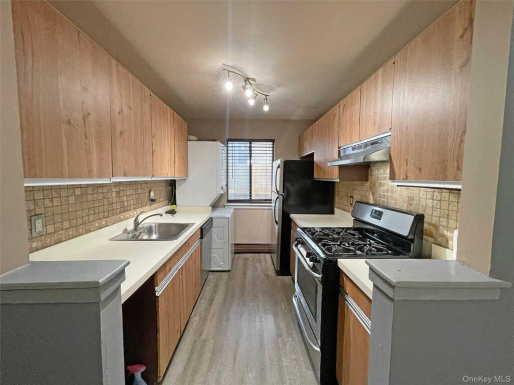 26 Hillside Terrace, Unit #F, White Plains, NY 10601 - Photo 5 of 16